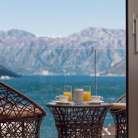 Bonintro Lux Apartment Kotor Bagian luar foto