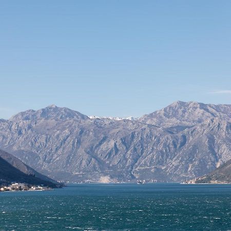Bonintro Lux Apartment Kotor Bagian luar foto