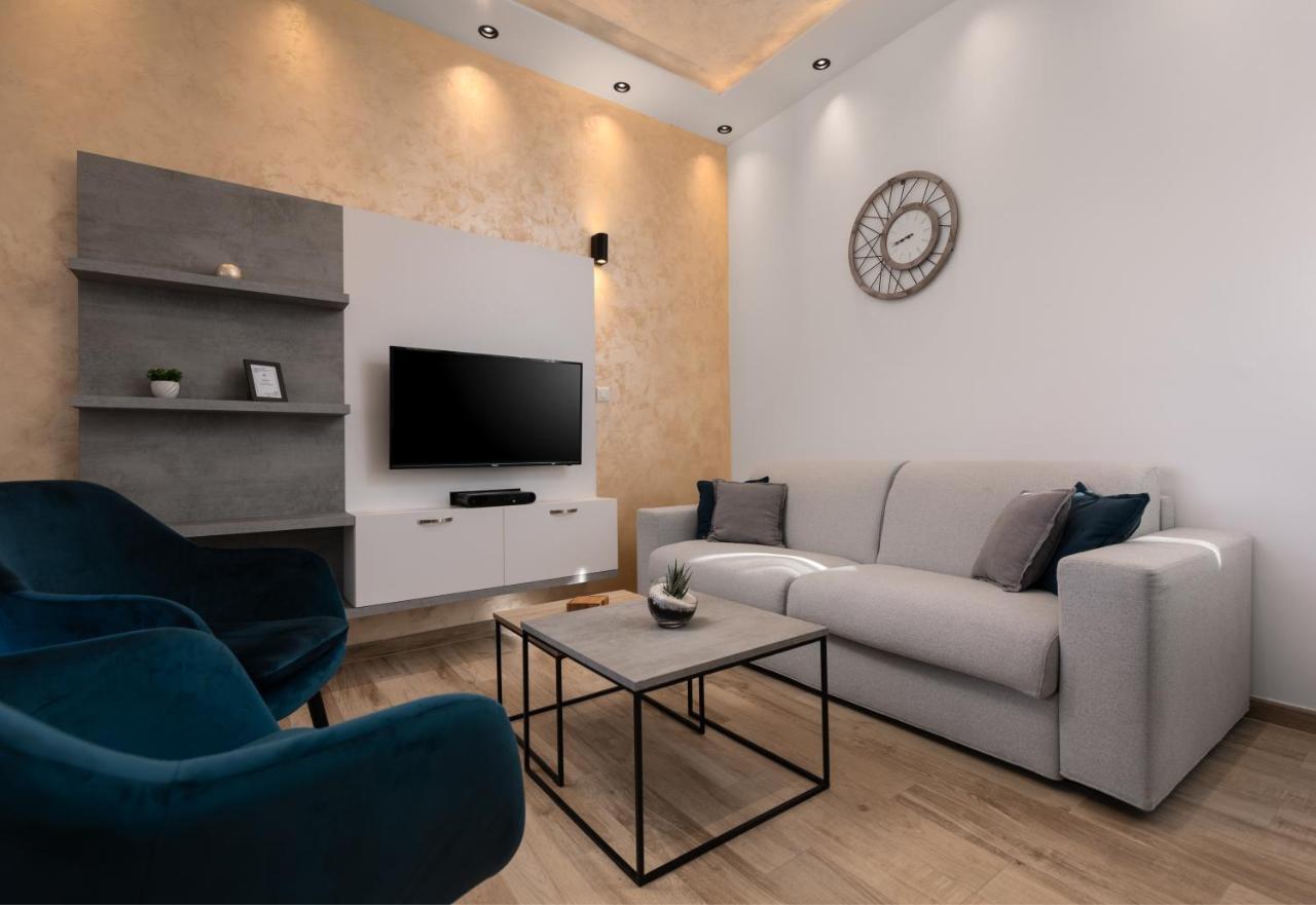 Bonintro Lux Apartment Kotor Bagian luar foto