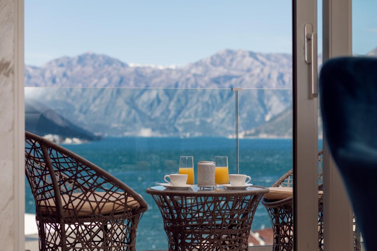 Bonintro Lux Apartment Kotor Bagian luar foto