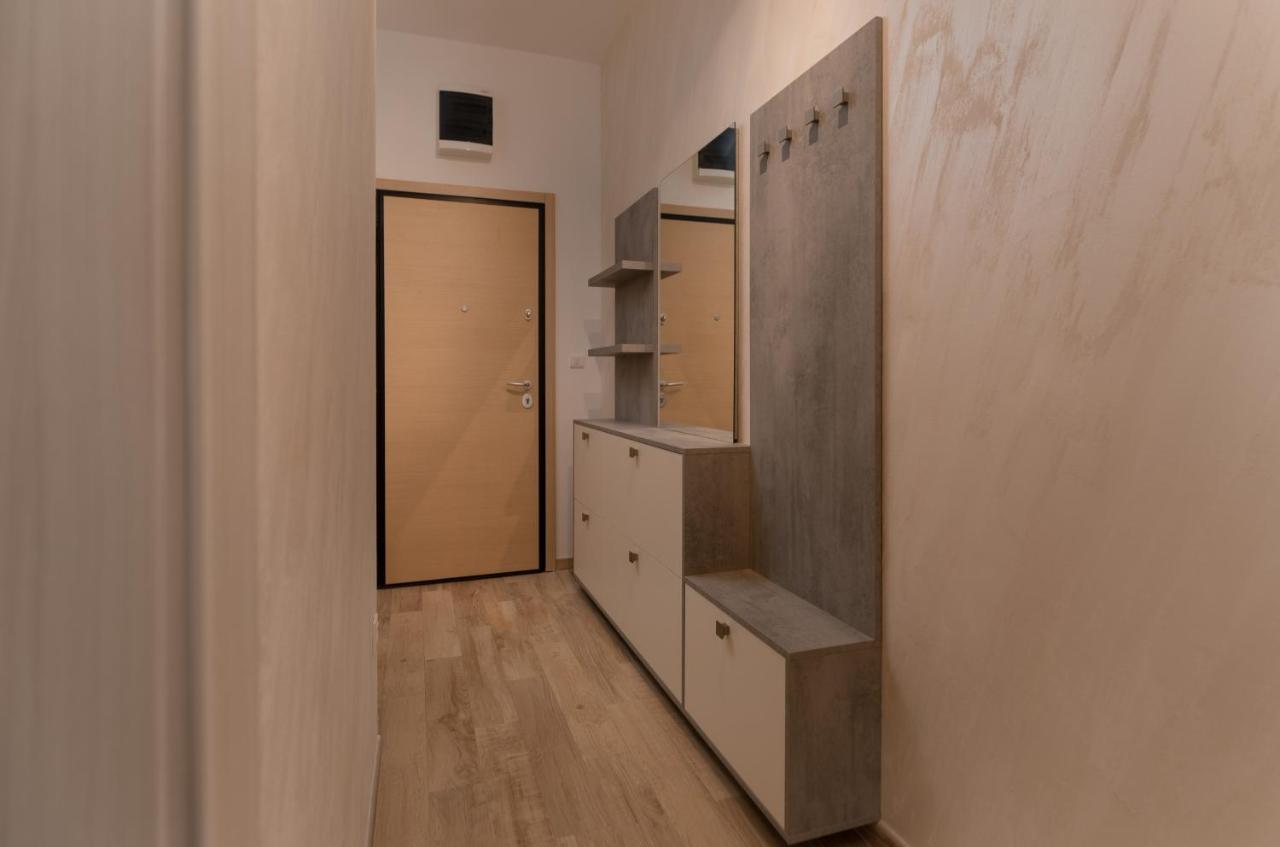 Bonintro Lux Apartment Kotor Bagian luar foto