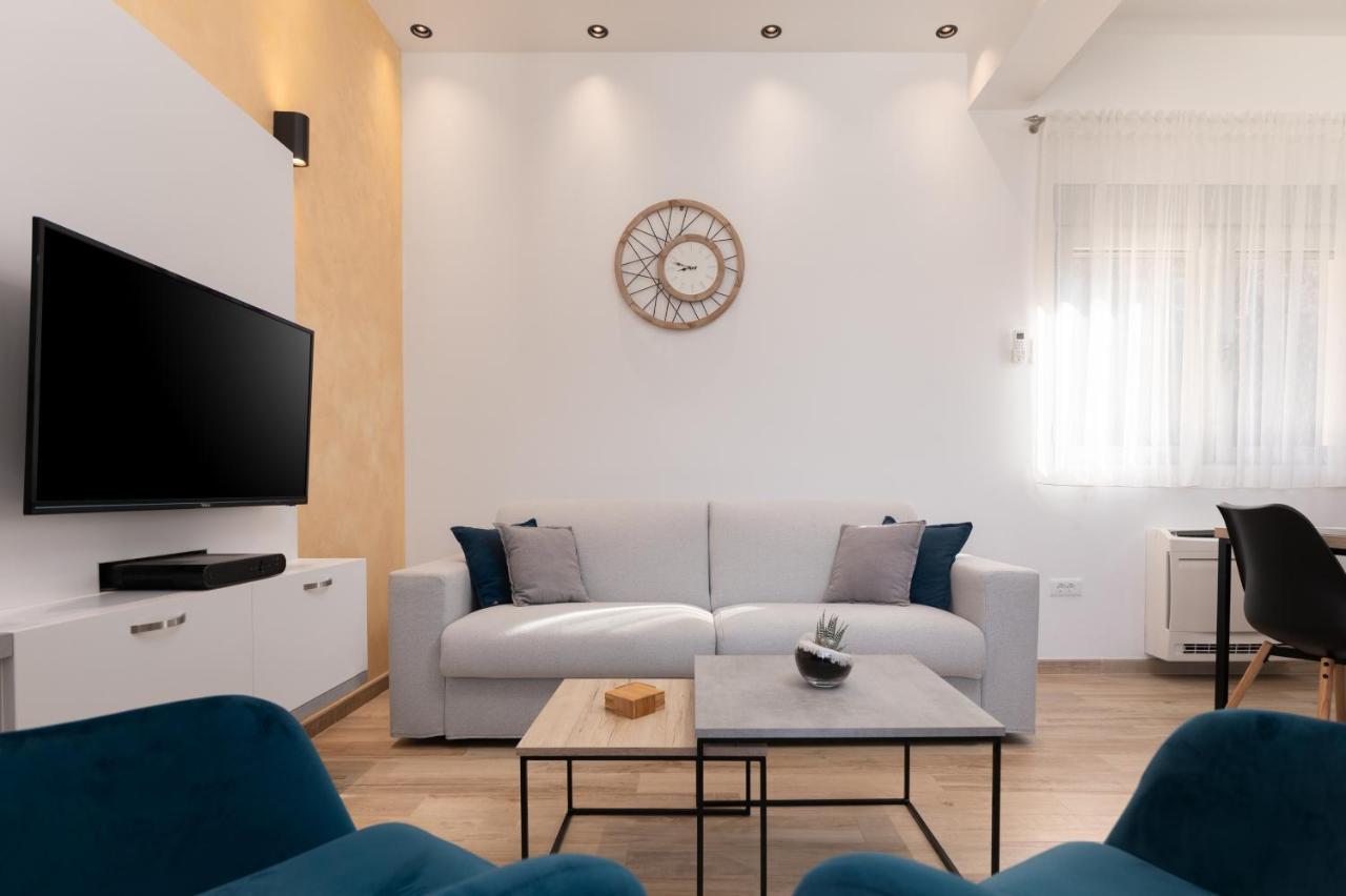 Bonintro Lux Apartment Kotor Bagian luar foto