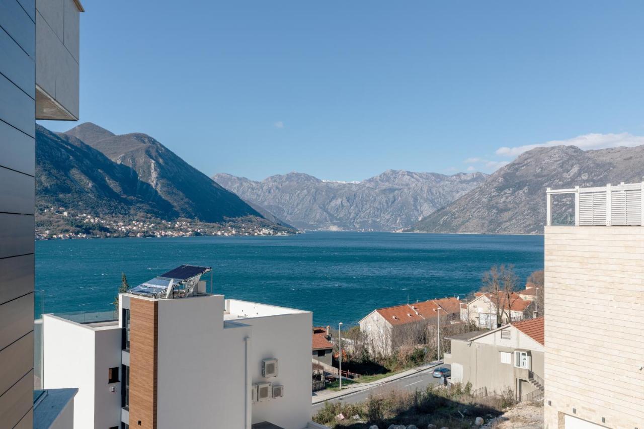 Bonintro Lux Apartment Kotor Bagian luar foto