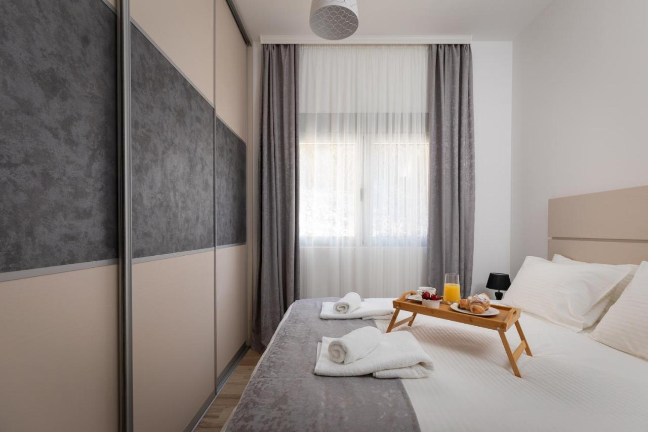 Bonintro Lux Apartment Kotor Bagian luar foto
